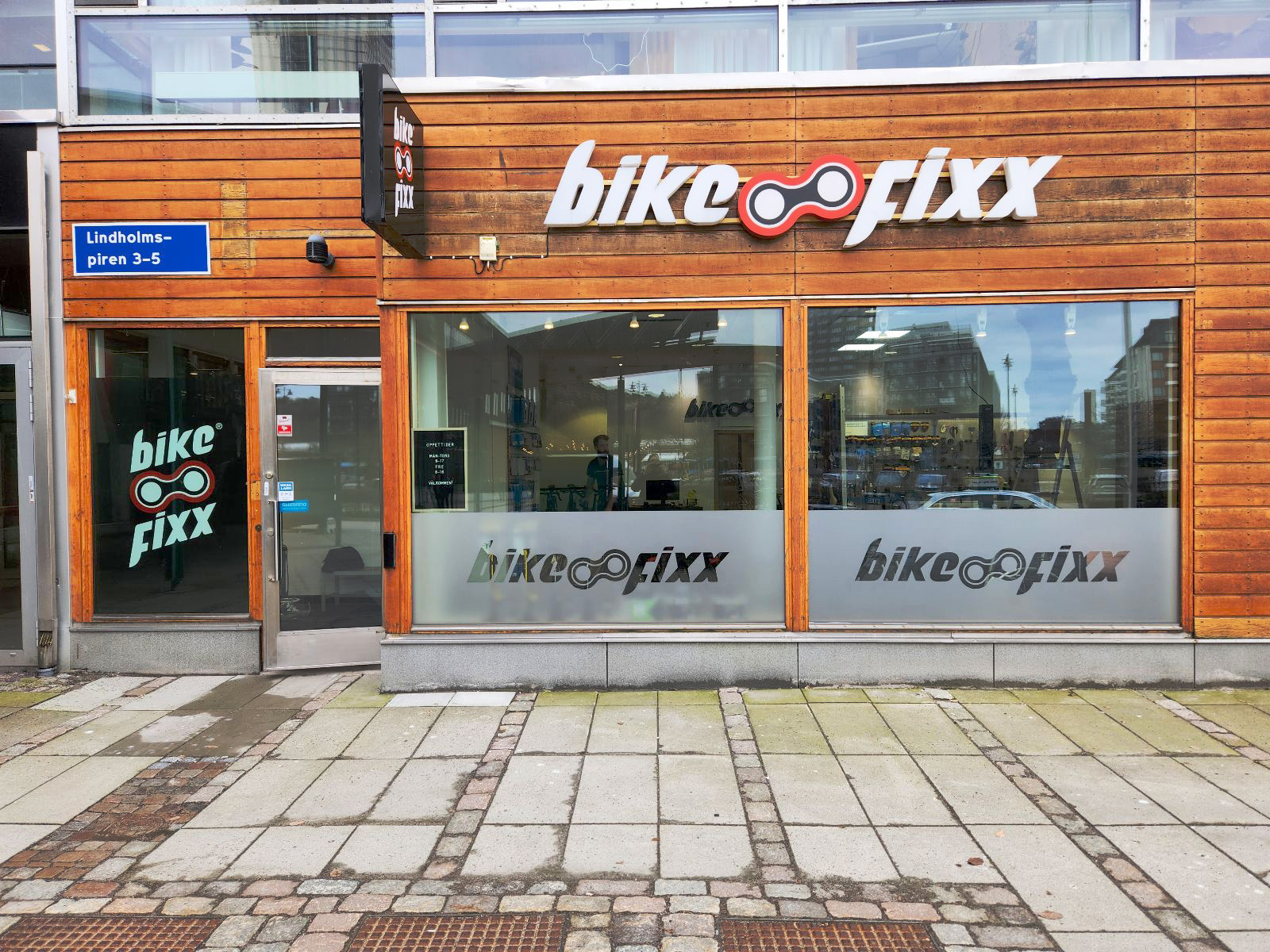 bild av utsidan av Bike Fixx cykelverkstad på Lindholmen, Göteborg